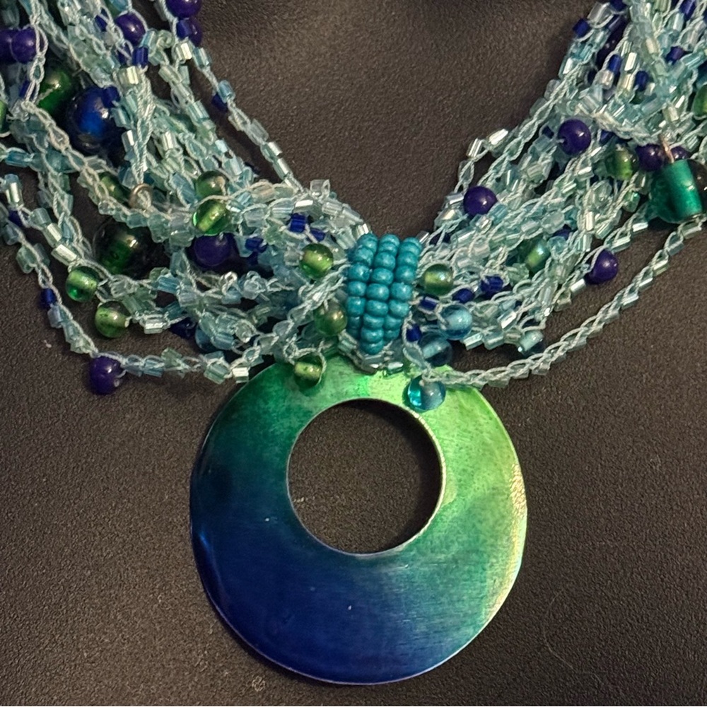 Chunky Multi Strand Blue Beaded Shell Pendant Nec… - image 2